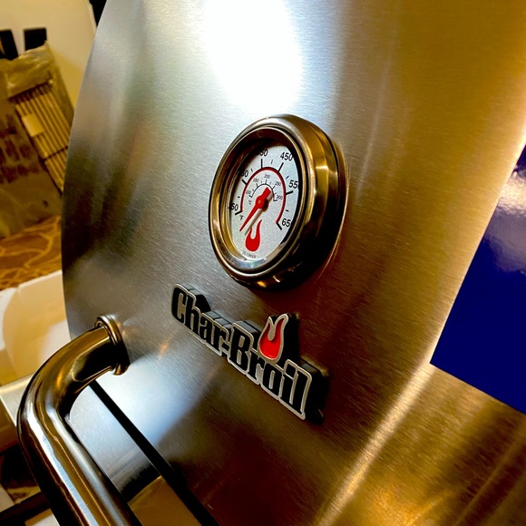 BRAND NEW BBQ - Picture 1 of 4